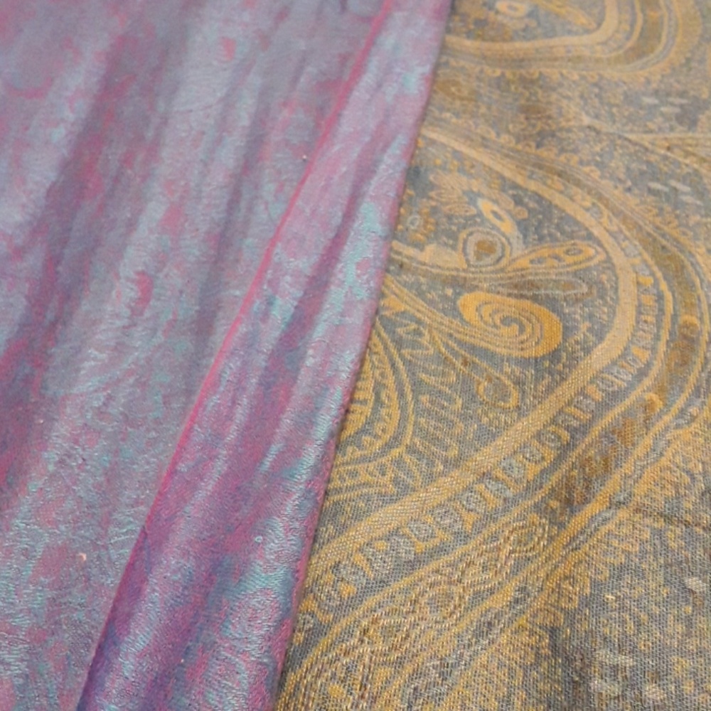 Pashminas - Picture 2 of 3